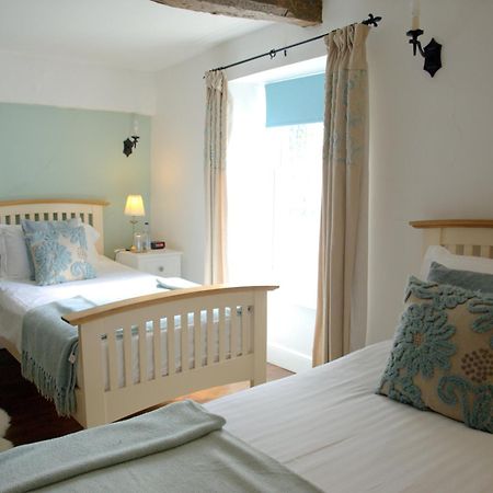 Kings Arms Hotel Abergavenny Ngoại thất bức ảnh