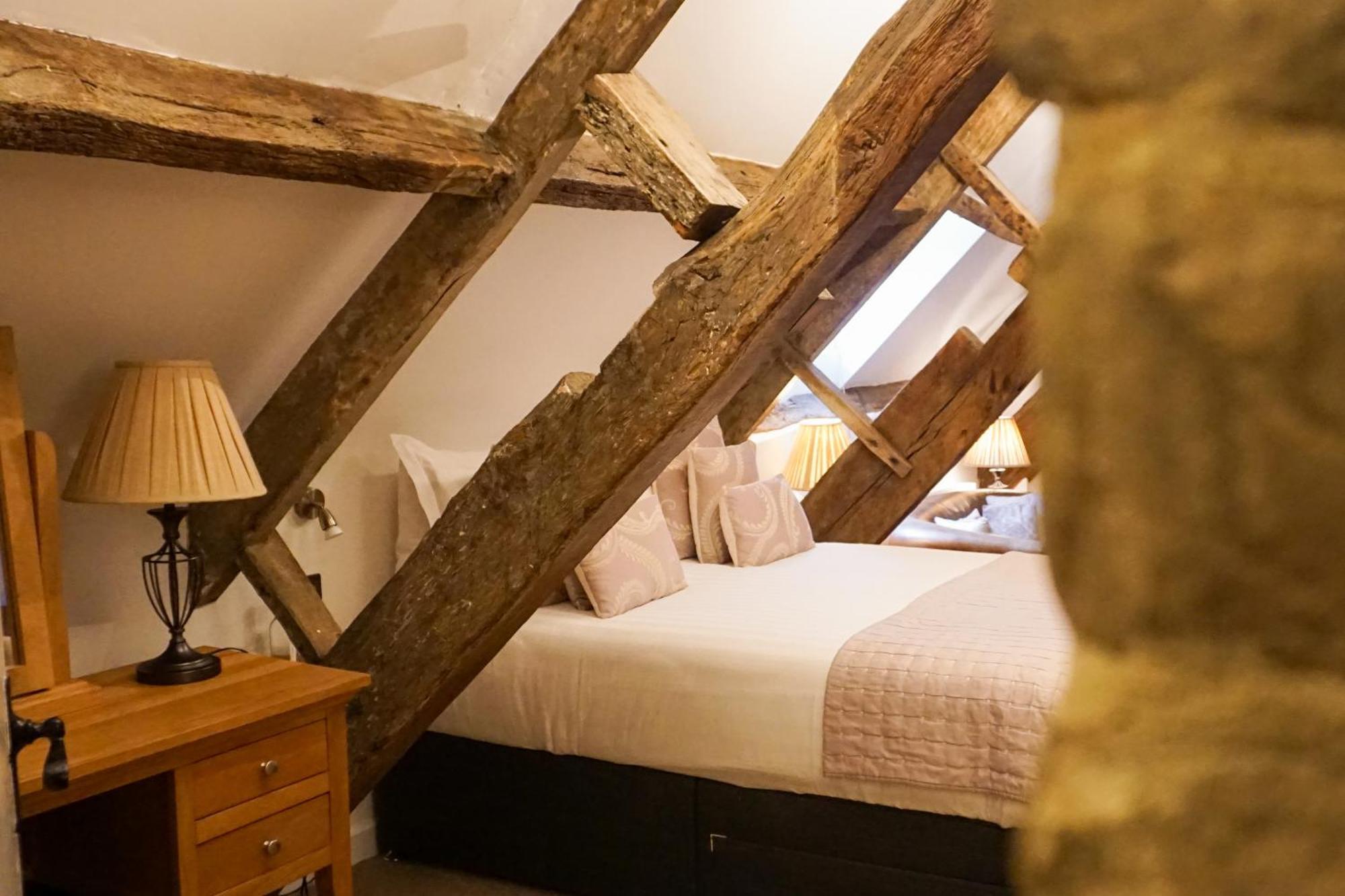 Kings Arms Hotel Abergavenny Ngoại thất bức ảnh