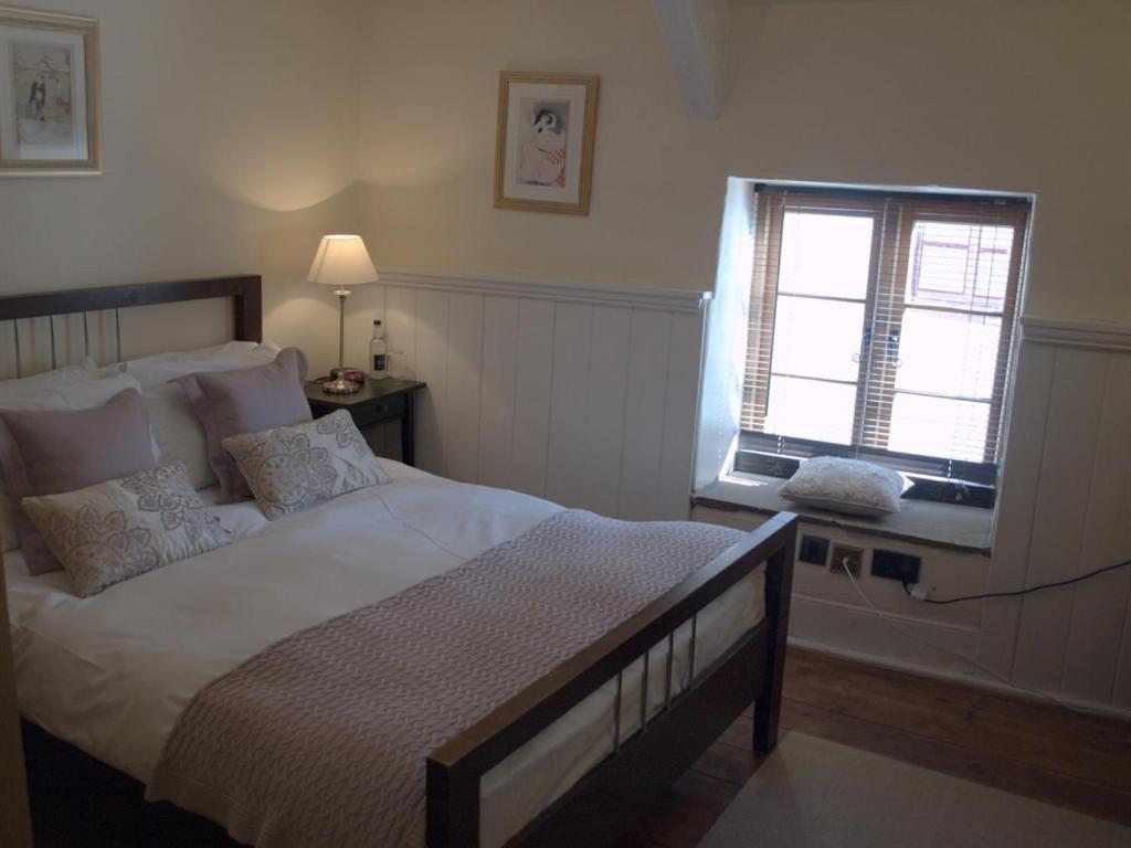 Kings Arms Hotel Abergavenny Phòng bức ảnh