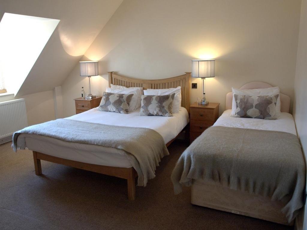 Kings Arms Hotel Abergavenny Phòng bức ảnh