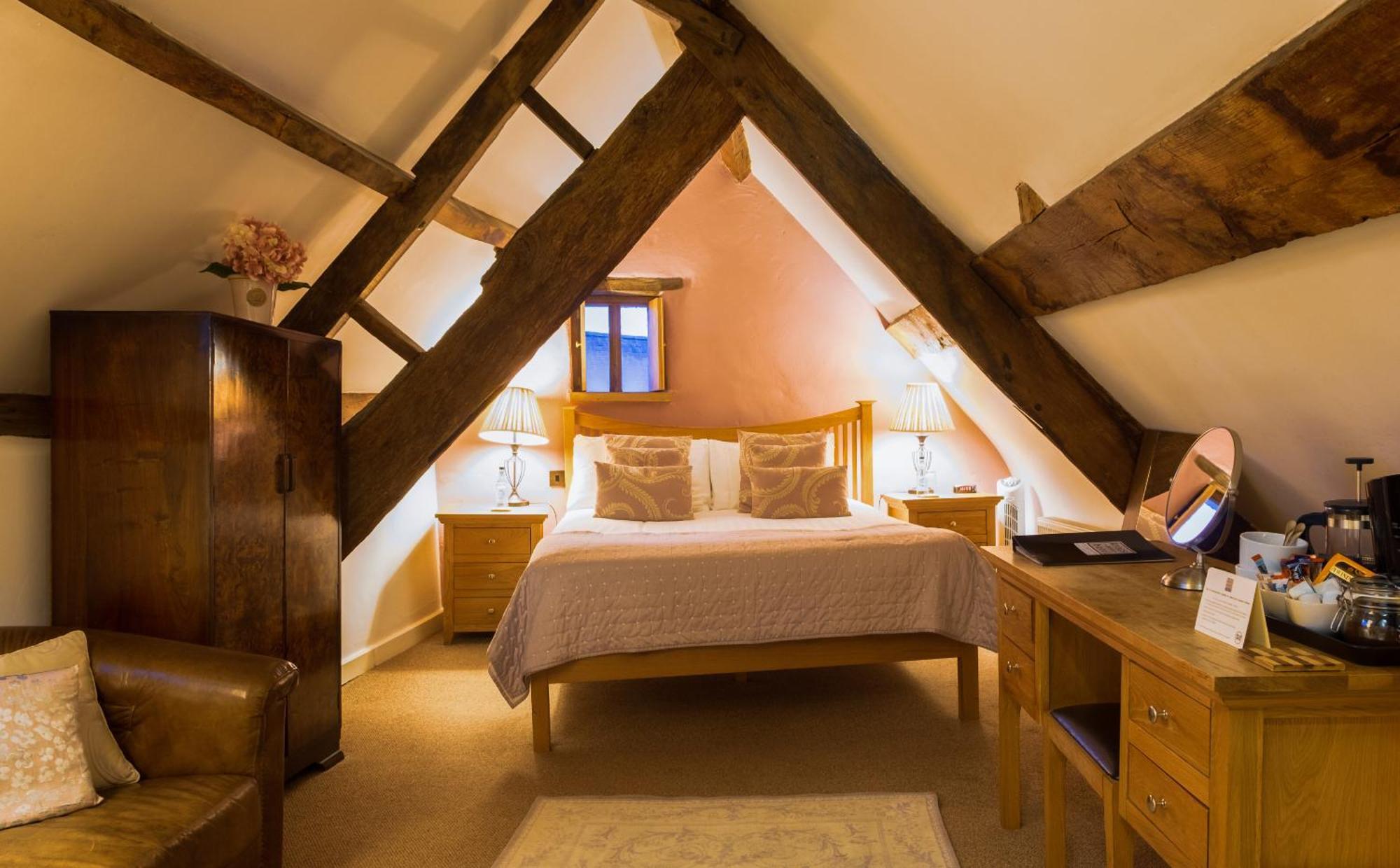 Kings Arms Hotel Abergavenny Ngoại thất bức ảnh
