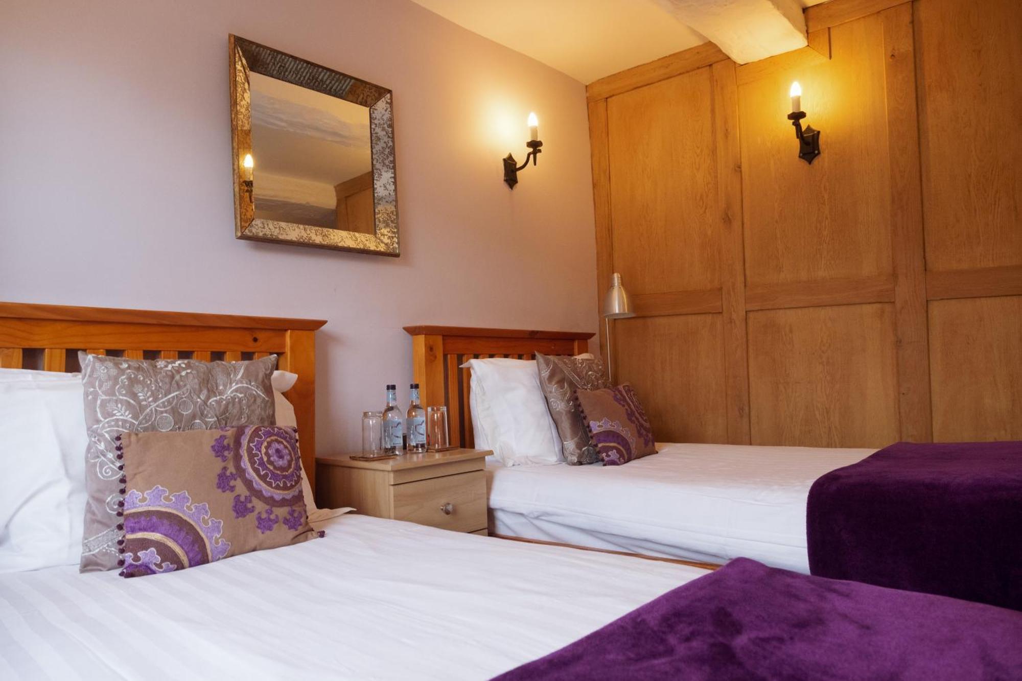 Kings Arms Hotel Abergavenny Ngoại thất bức ảnh