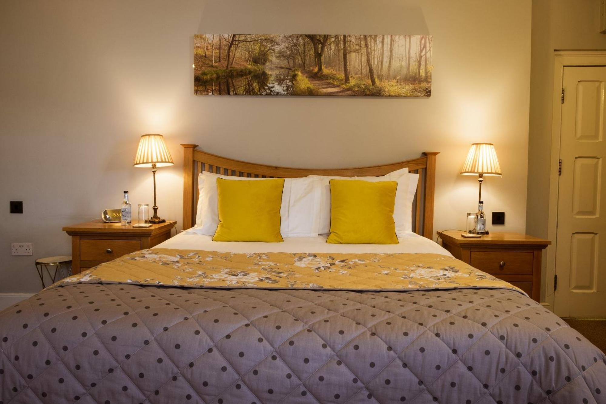 Kings Arms Hotel Abergavenny Ngoại thất bức ảnh